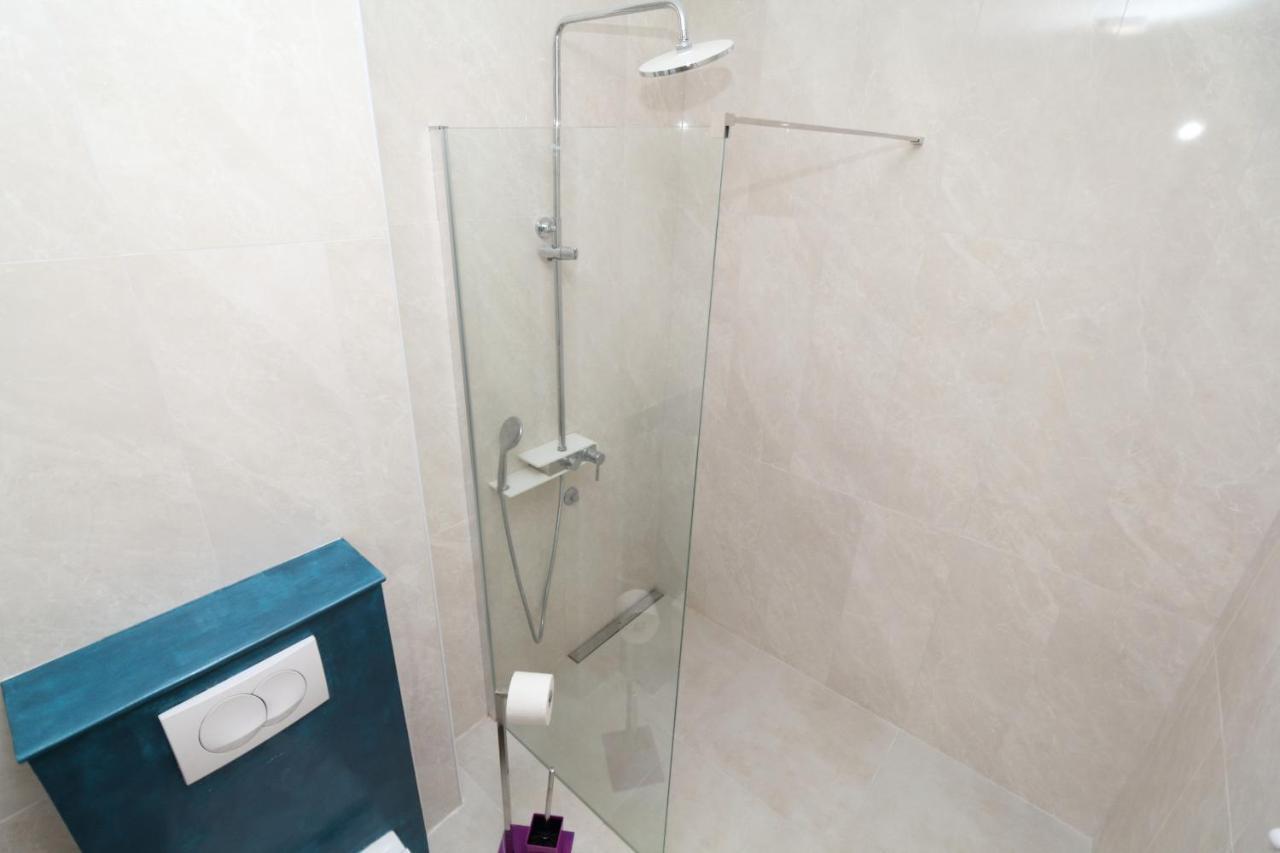 Apartmani Kike มาคาร์สกา ภายนอก รูปภาพ