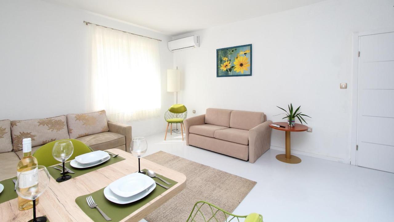 Apartmani Kike มาคาร์สกา ภายนอก รูปภาพ
