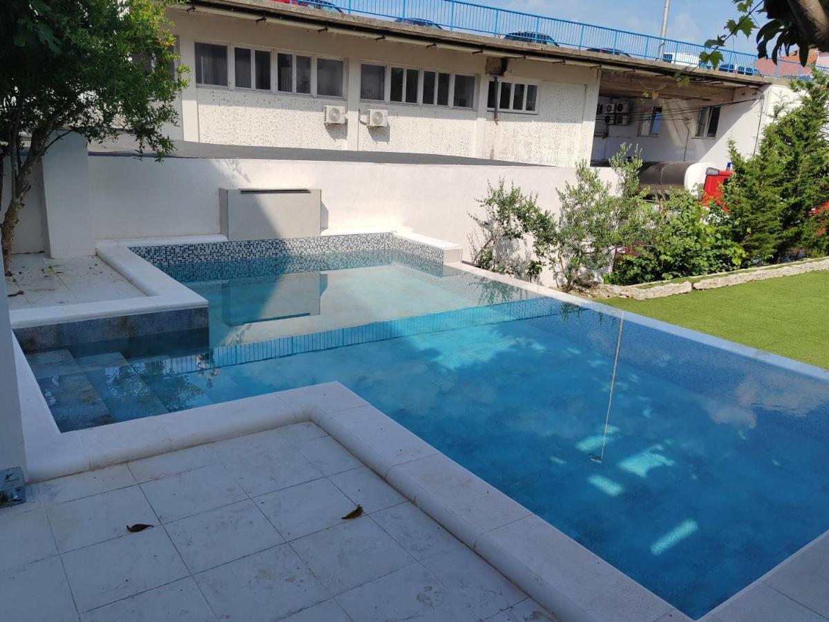 Apartmani Kike มาคาร์สกา ภายนอก รูปภาพ