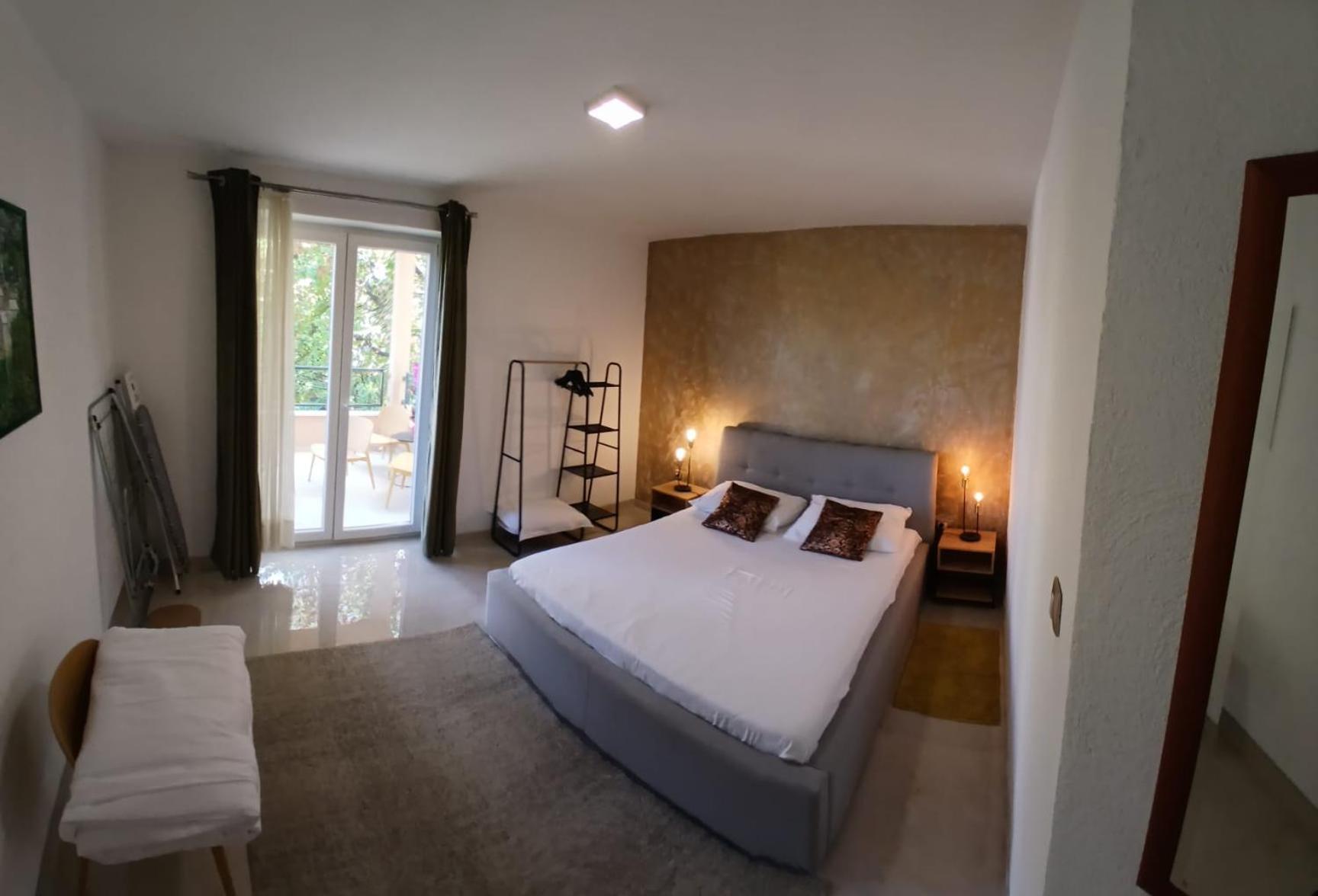 Apartmani Kike มาคาร์สกา ภายนอก รูปภาพ